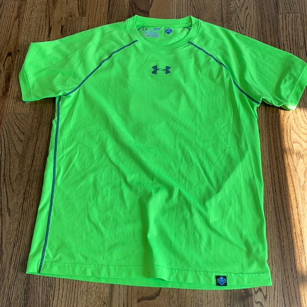 Men’s heat gear athletic under armour shirt